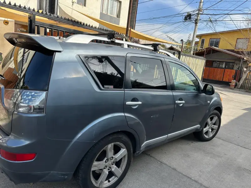 Mitsubishi outlander SUV gris - 4