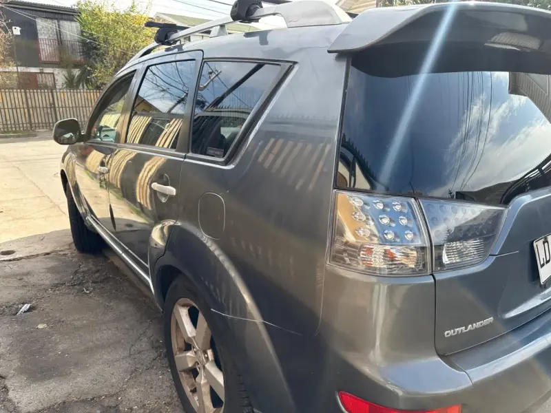 Mitsubishi outlander SUV gris - 5