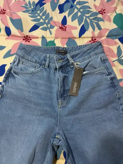 Jeans celestes con etiqueta - miniatura 2