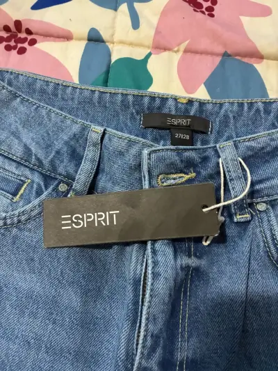 Jeans celestes con etiqueta - miniatura 4