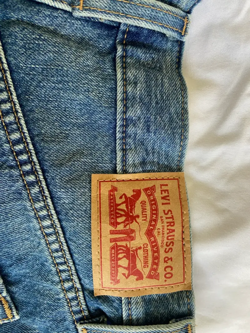 Jeans Levi's clásicos - 4