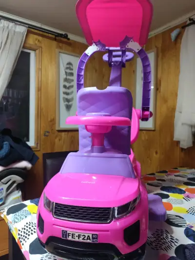 Auto correpasillos rosado para niñas muy poco uso - miniatura 2