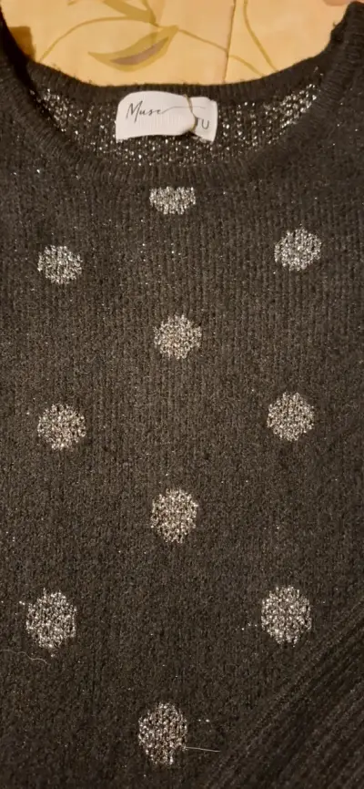 Minivestido negro con puntos brillantes - miniatura 2