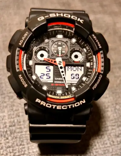 Reloj G-Shock digital negro - miniatura 1