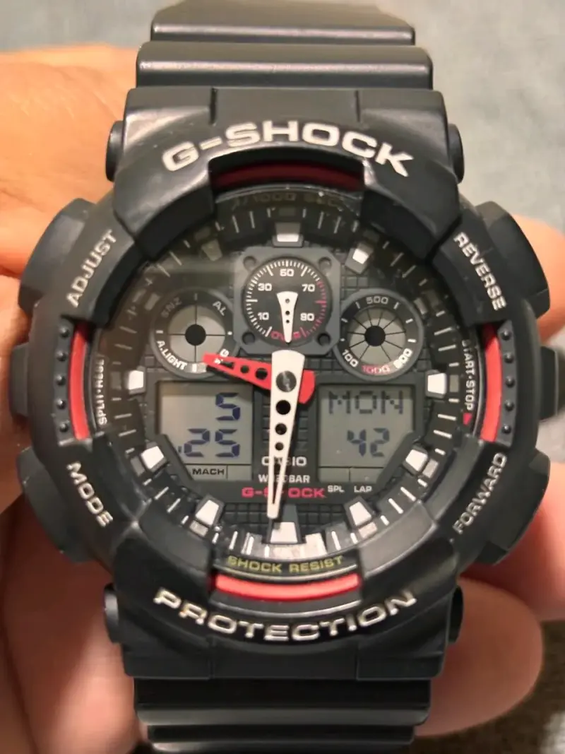 Reloj G-Shock digital negro - 2
