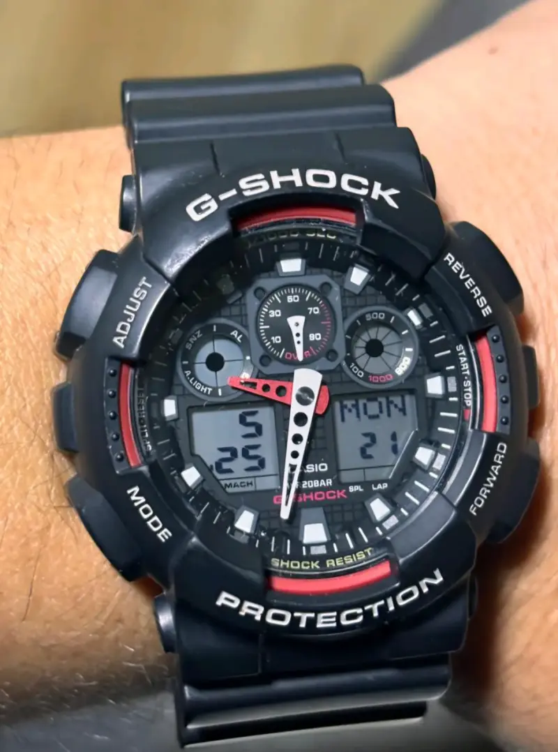 Reloj G-Shock digital negro - 4