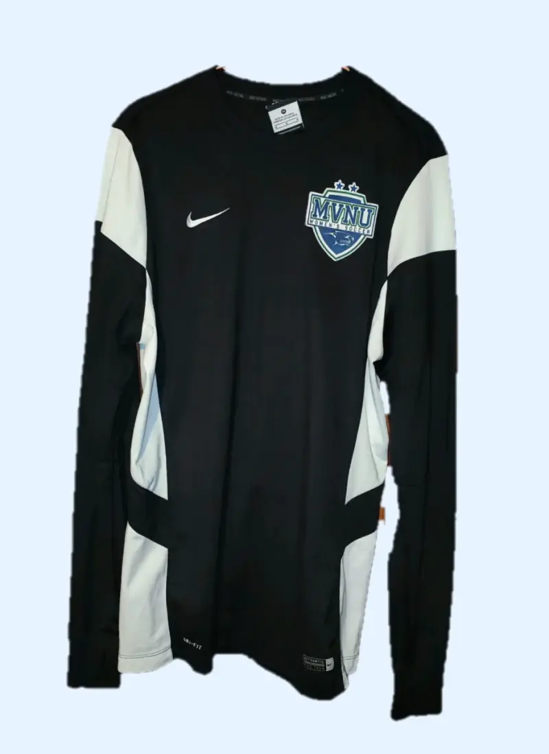 Polera deportiva negra Nike