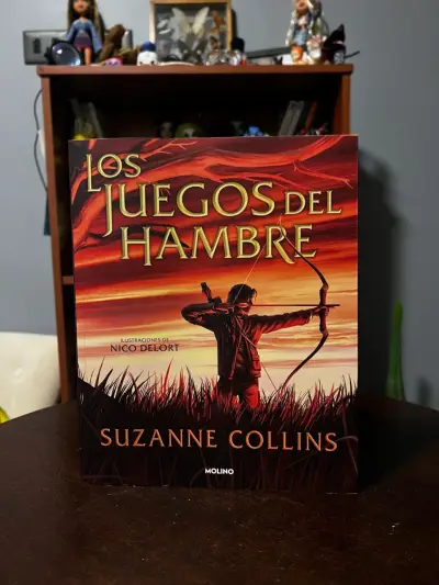 Libro Ilustrado Los Juegos del Hambre Tapa Blanda - miniatura 1