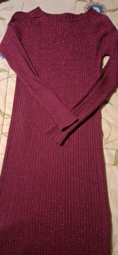 Vestido burdeo  con puntos brillantes - miniatura 1
