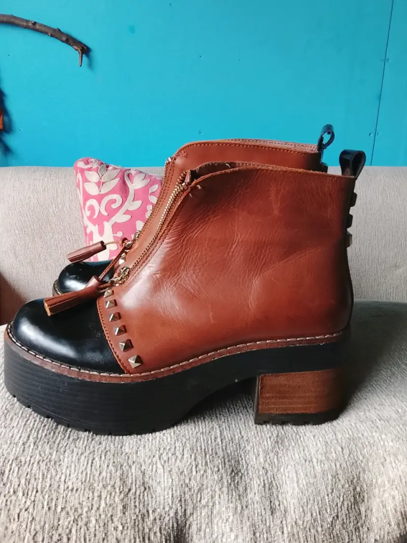 Botines de cuero marrón y negro - 1