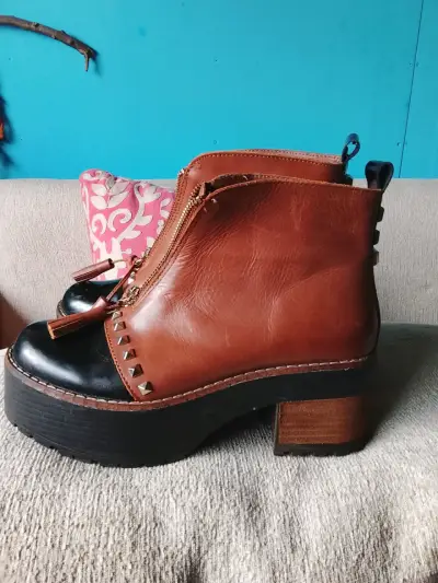 Botines de cuero marrón y negro - miniatura 1