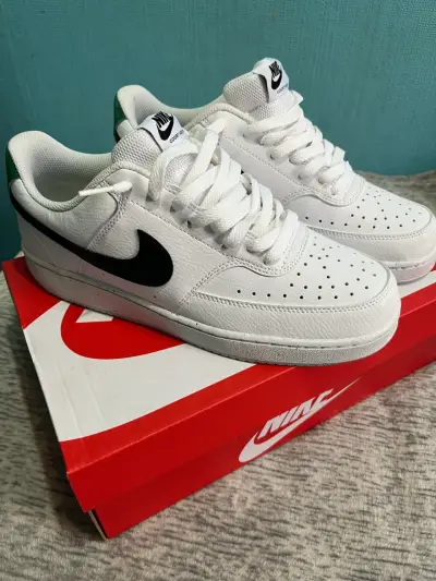 Zapatillas blancas Nike nuevas - miniatura 1