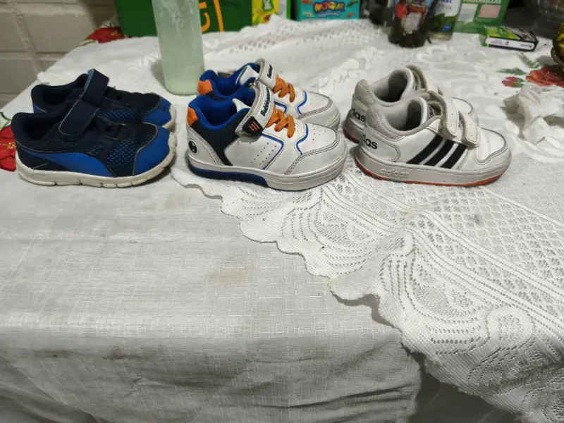 Zapatillas infantiles variadas - 1