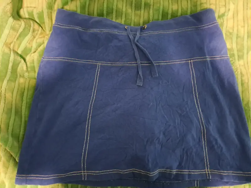 falda azul con short interior - 2