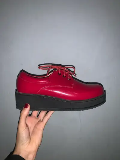Zapatos rojos de charol - miniatura 1