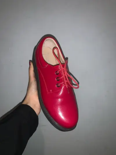 Zapatos rojos de charol - miniatura 2