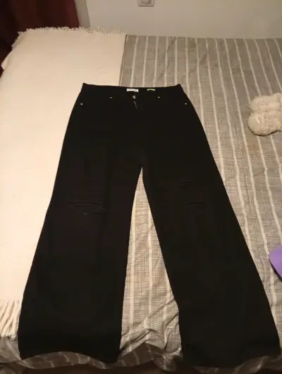 Pantalones morados y negros anchos - miniatura 3