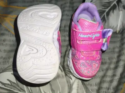 Zapatillas Heart Lights rosadas marca Skechers 20 - miniatura 2