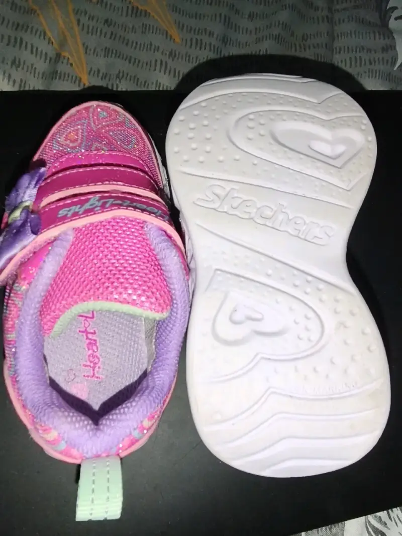Zapatillas Heart Lights rosadas marca Skechers 20 - 4