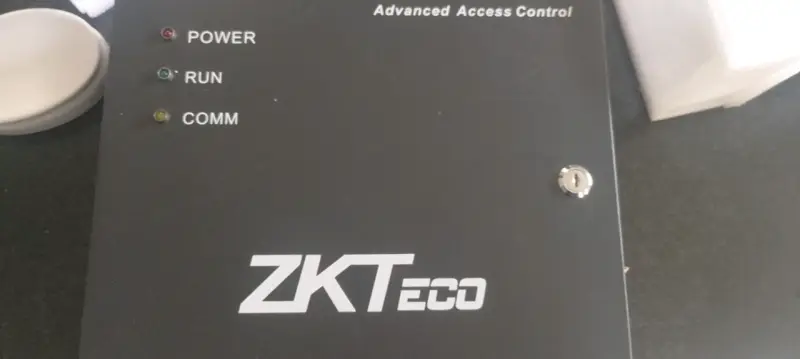 Control de acceso ZKTeco - 1