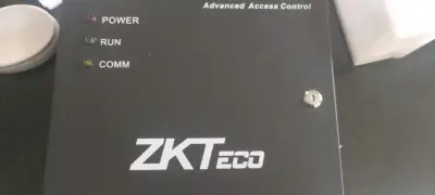 Control de acceso ZKTeco - miniatura 1