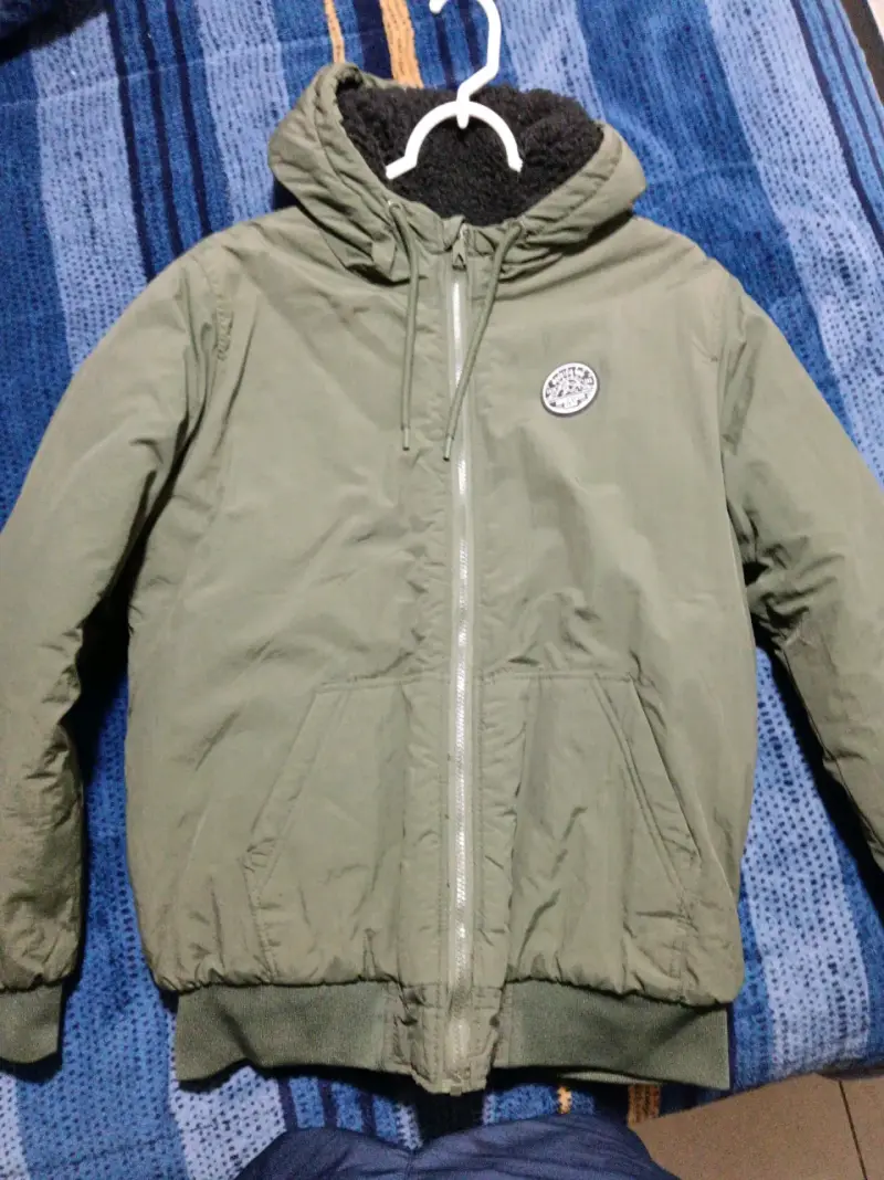Parka verde con capucha - 1