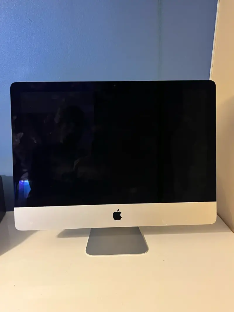 Computador iMac pantalla negra - 1