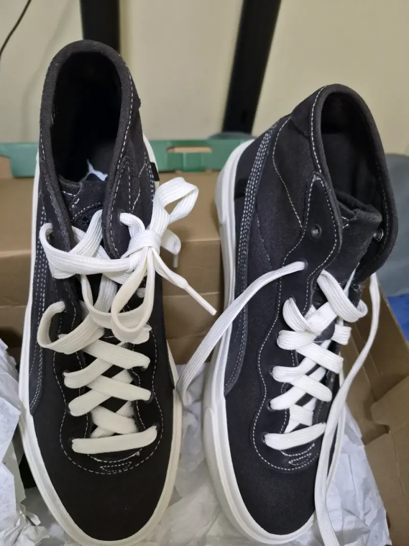 Zapatillas negras con cordones - 4
