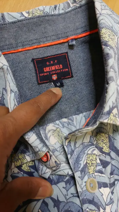 Camisa estampada tropical azul - miniatura 2