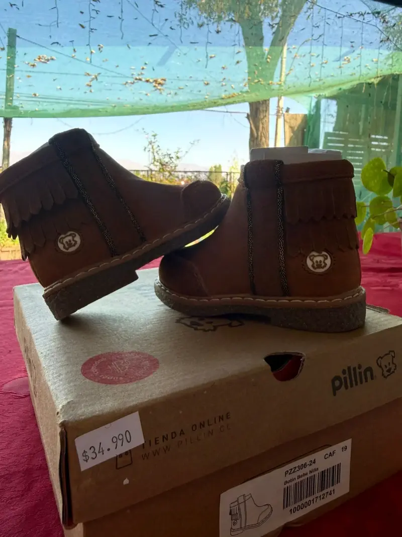 Botines marrones para niña