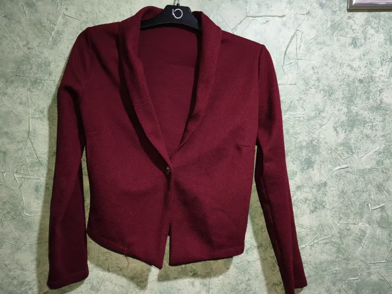 Blazer rojo oscuro elegante