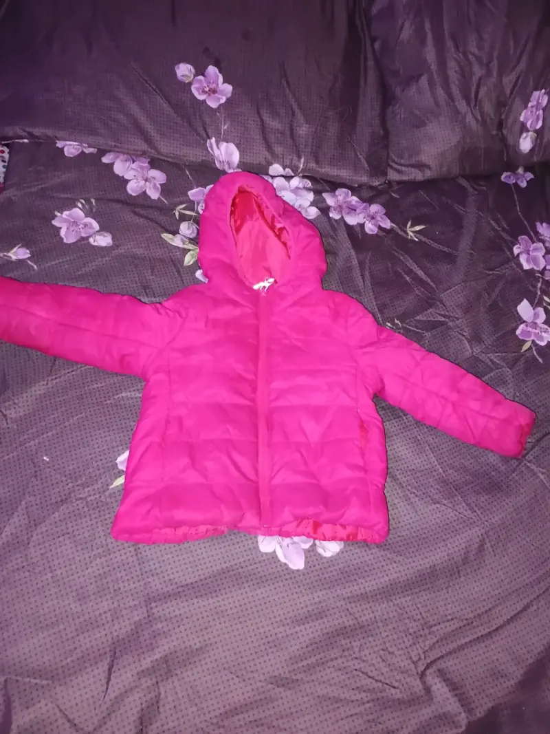 Chaqueta rosada para niña