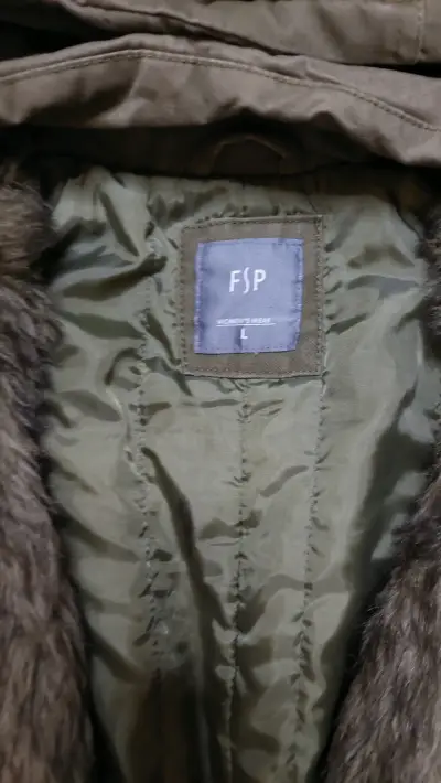 Parka verde con capucha - miniatura 3