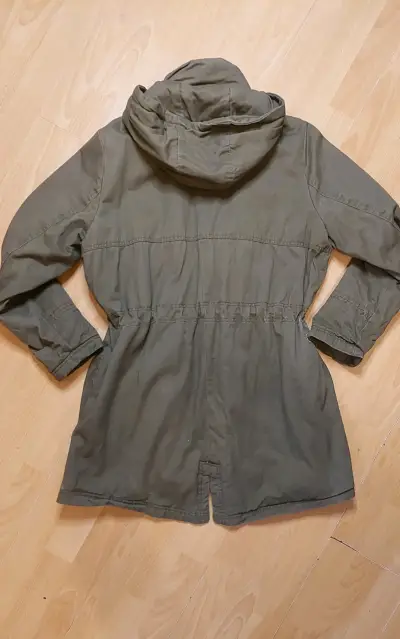 Parka verde con capucha - miniatura 4