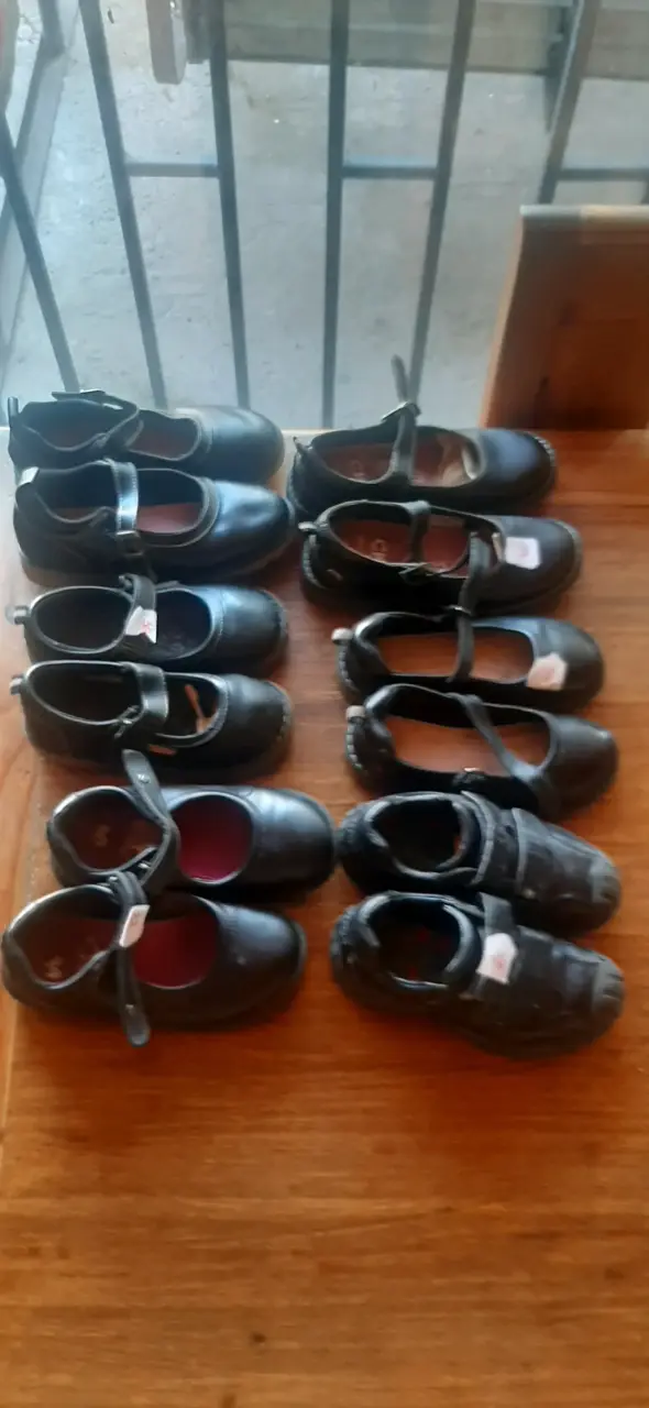 Zapatos escolares negros de niña - 1