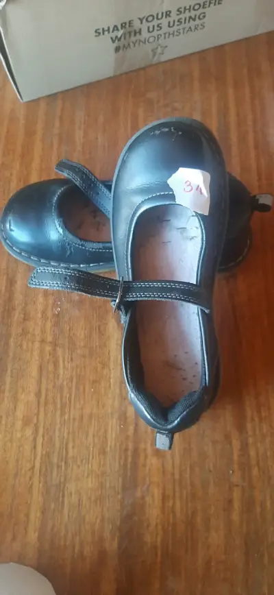 Zapatos escolares negros de niña - miniatura 4
