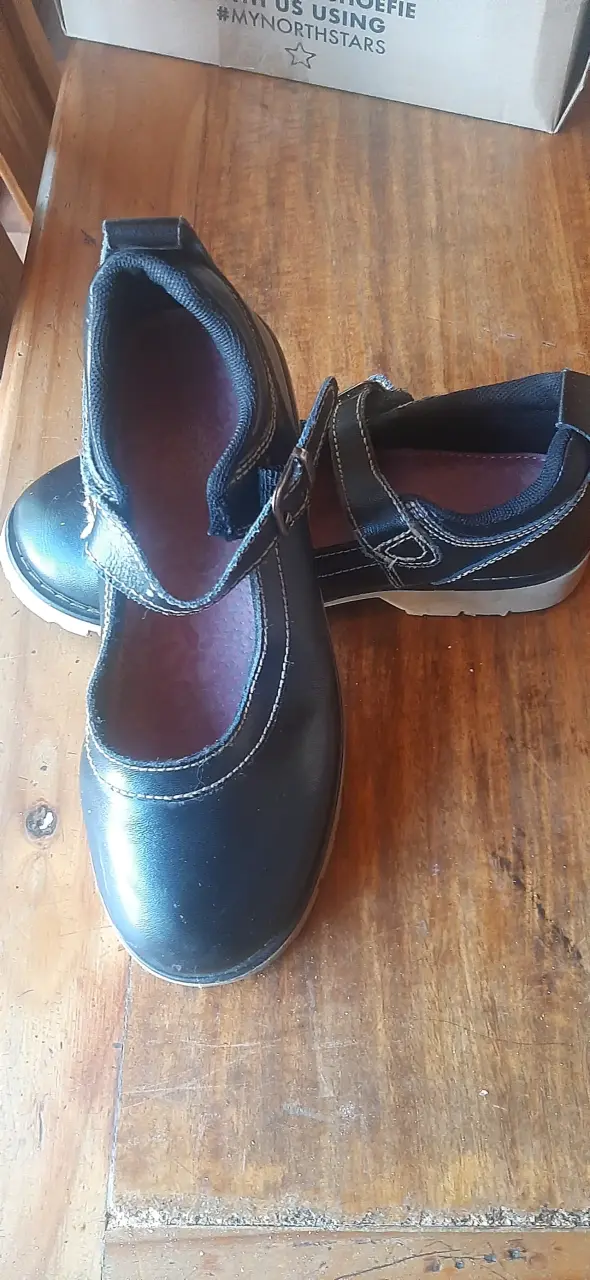 Zapatos escolares negros de niña - 6