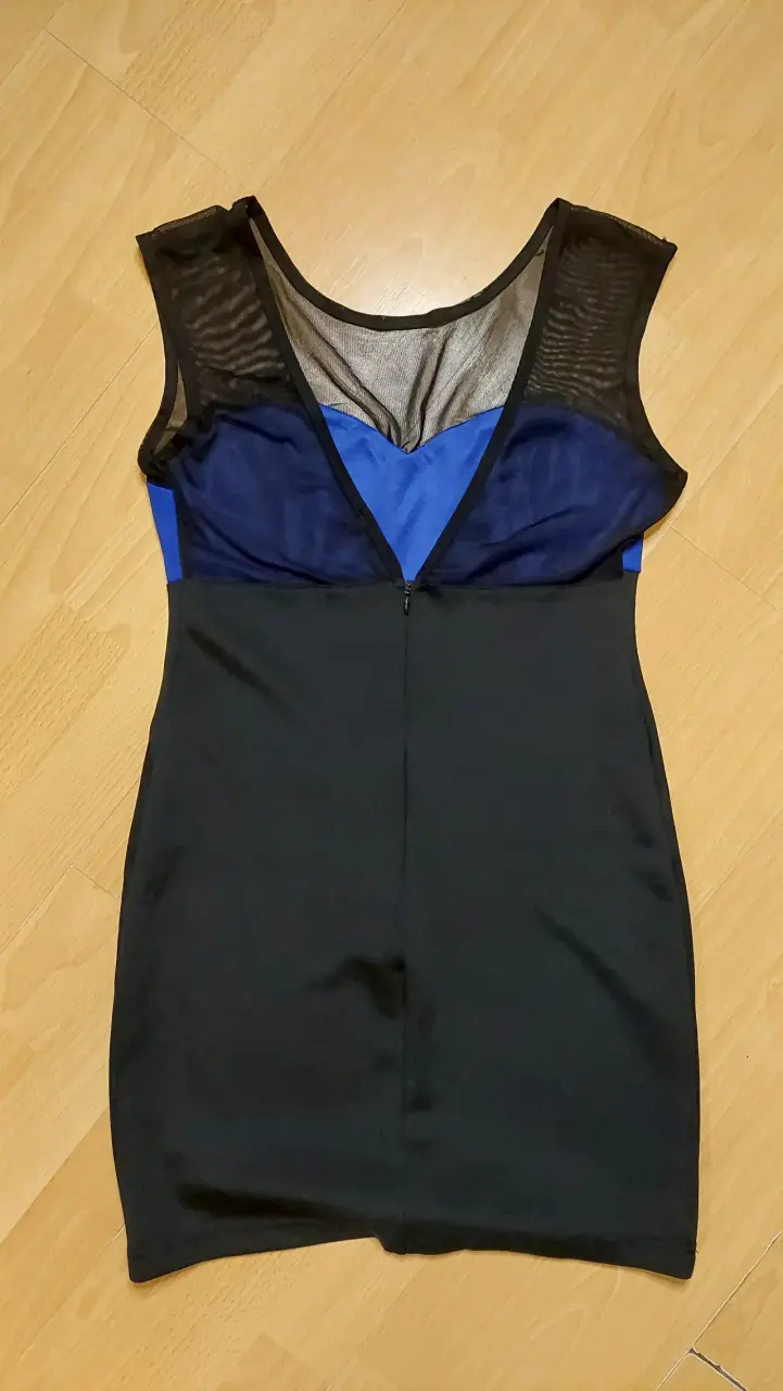 Vestido negro y azul sin mangas - 1