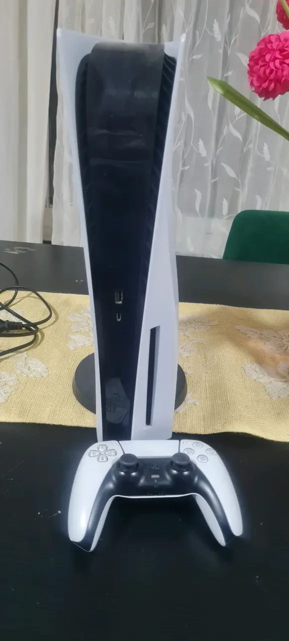 Consola PlayStation 5 con control - 1