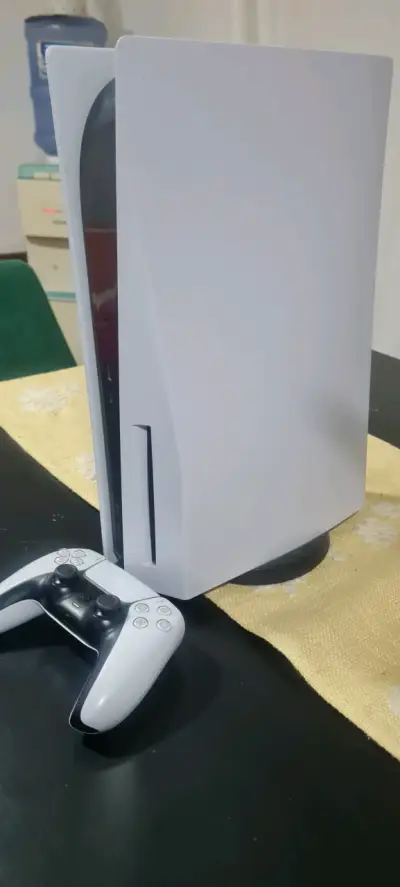 Consola PlayStation 5 con control - miniatura 2
