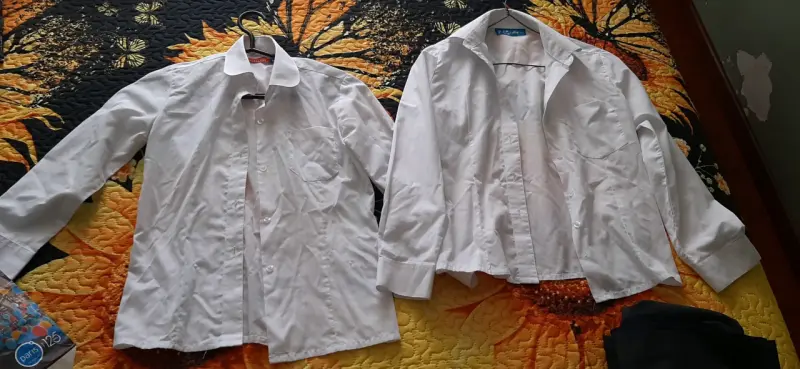 Pack 2 blusas y camisas escolares blancas y jumpe - 5