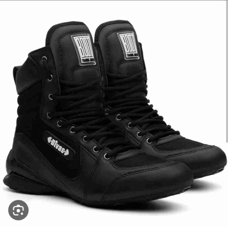 Zapatillas negras deportivas altas