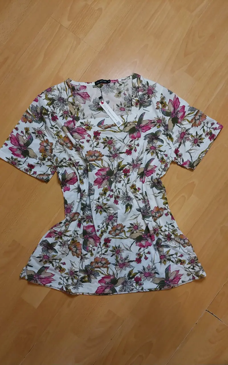 Blusa floreada manga corta - 1