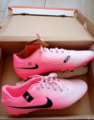 Zapatillas de fútbol rojas - miniatura 3