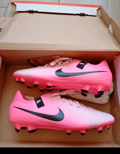 Zapatillas de fútbol rojas - miniatura 4