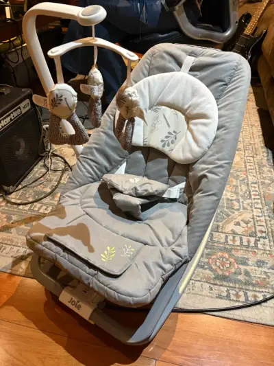 Silla mecedora Joie para bebé gris - miniatura 1