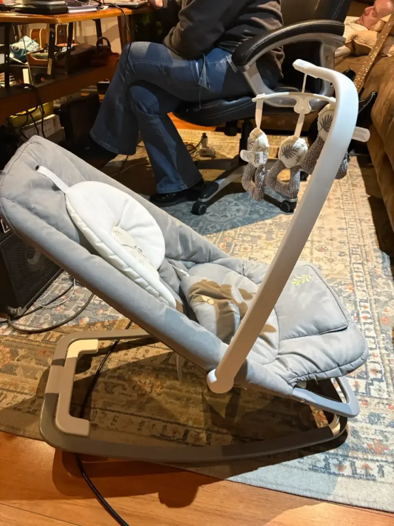 Silla mecedora Joie para bebé gris - 4