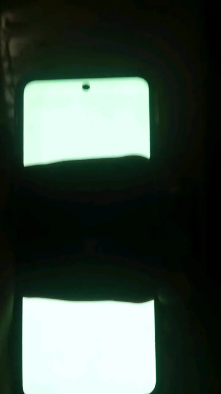 Pantalla de celular con defecto - 1
