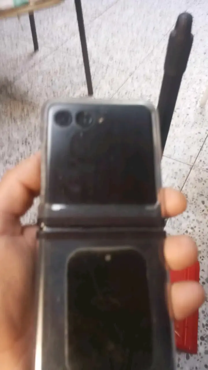 Pantalla de celular con defecto - 3