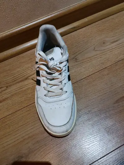 Zapatillas deportivas blancas con negro - miniatura 2